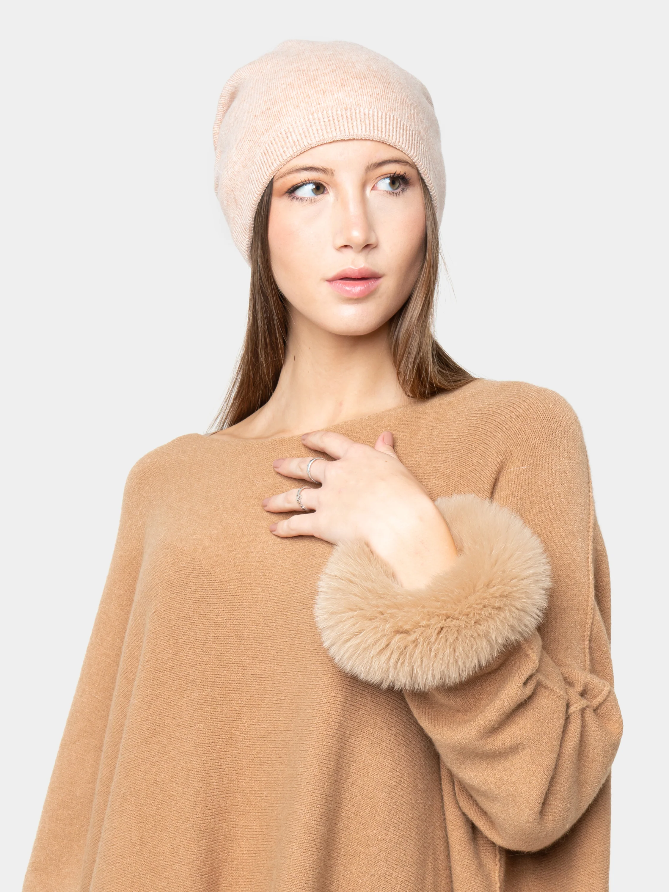 BUDAPEST - Cappello misto cashmere con pompon in volpe (Beige) - Image 2
