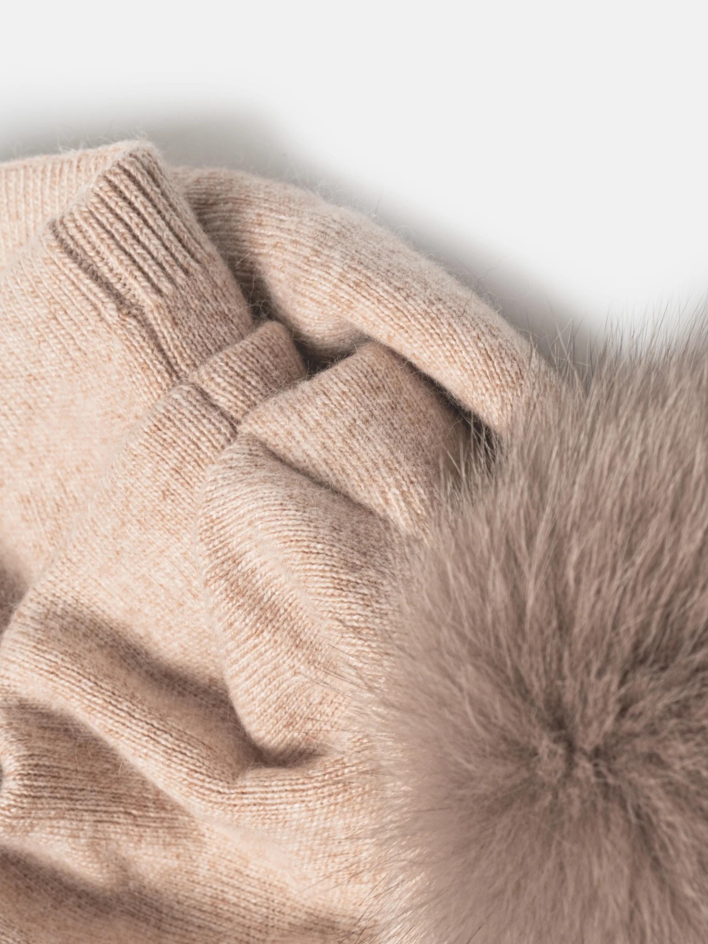 BUDAPEST - Cappello misto cashmere con pompon in volpe (Beige) - Image 4