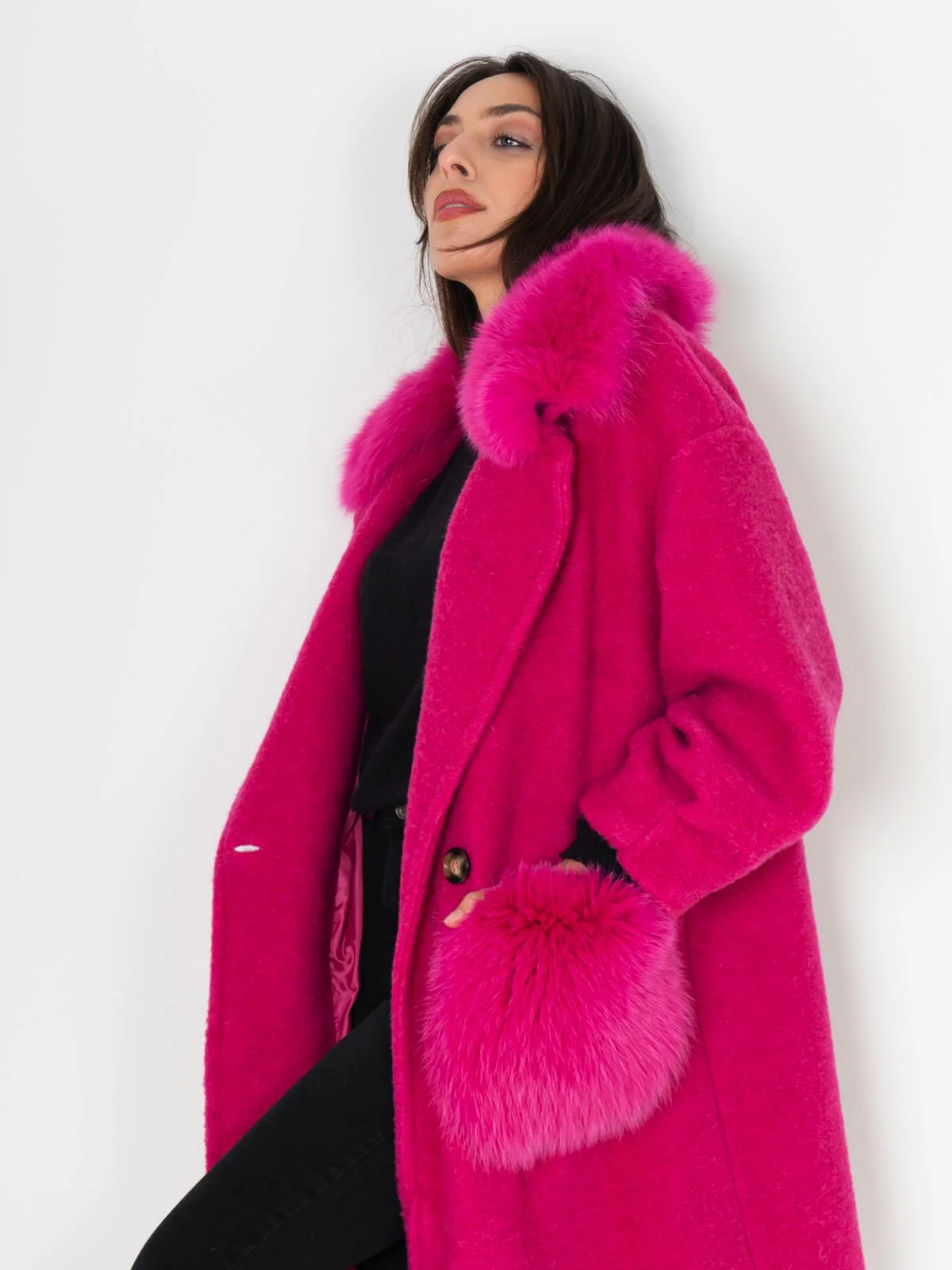 STOCCOLMA - Cappotto con tasche e bordatura collo in volpe (Fucsia) - Image 9