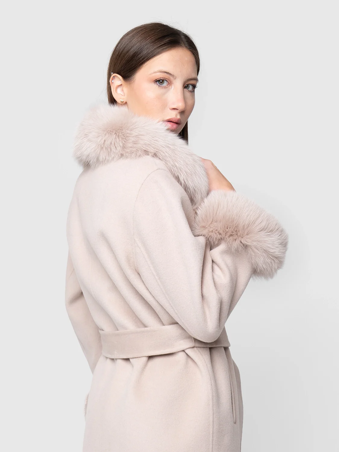 DUBLINO - Cappotto in cashmere con bordatura collo e polsini in volpe (Beige) - Image 4