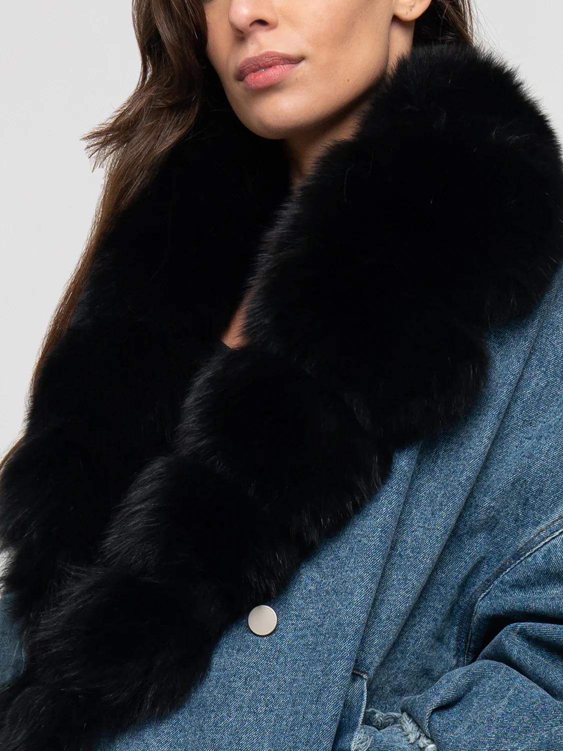 BERLINO - Giacca in denim con bordatura collo in volpe (Nero) - Image 4