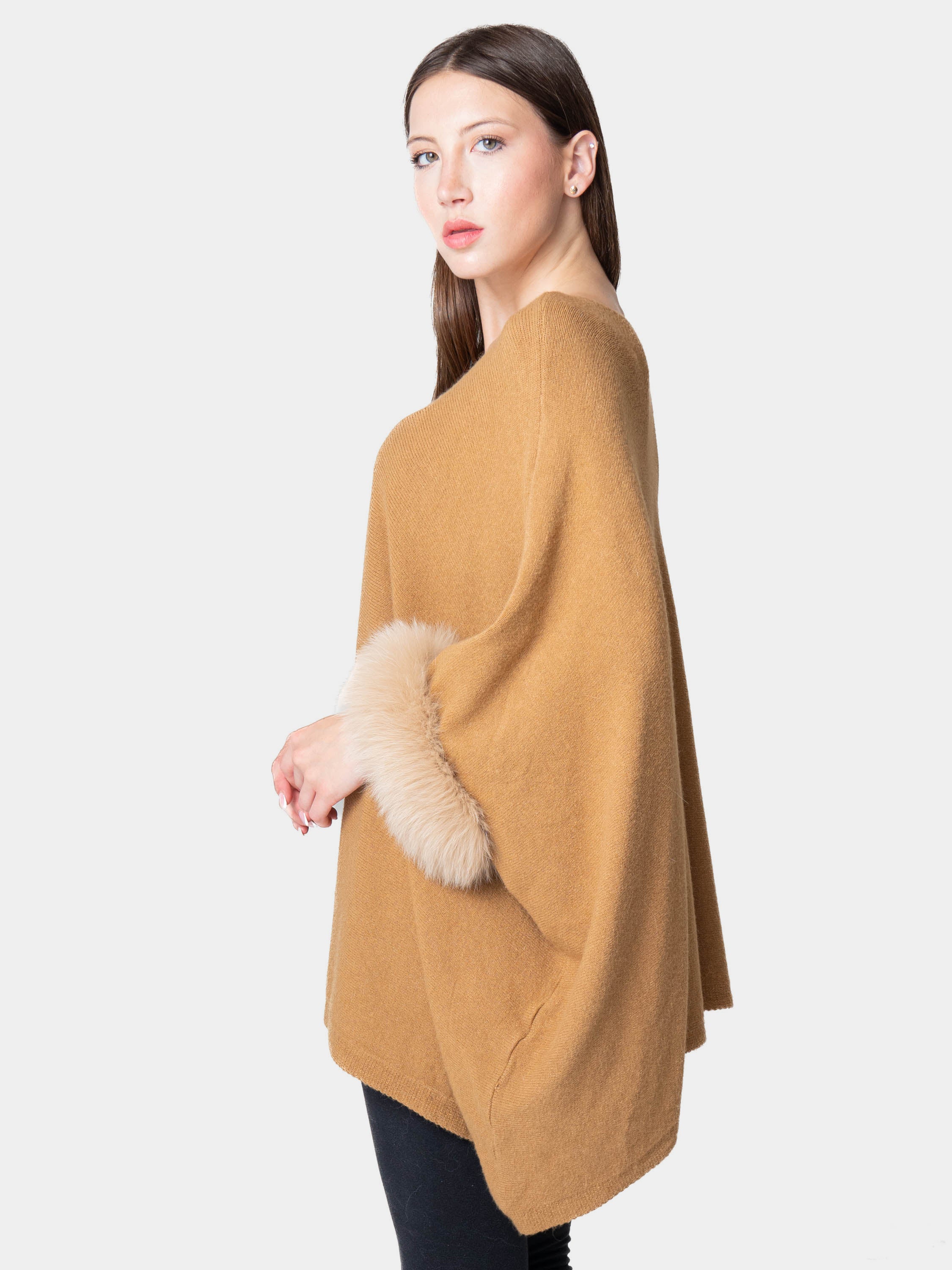 LONDRA - Poncho con polsini in volpe (Cammello) - Image 6