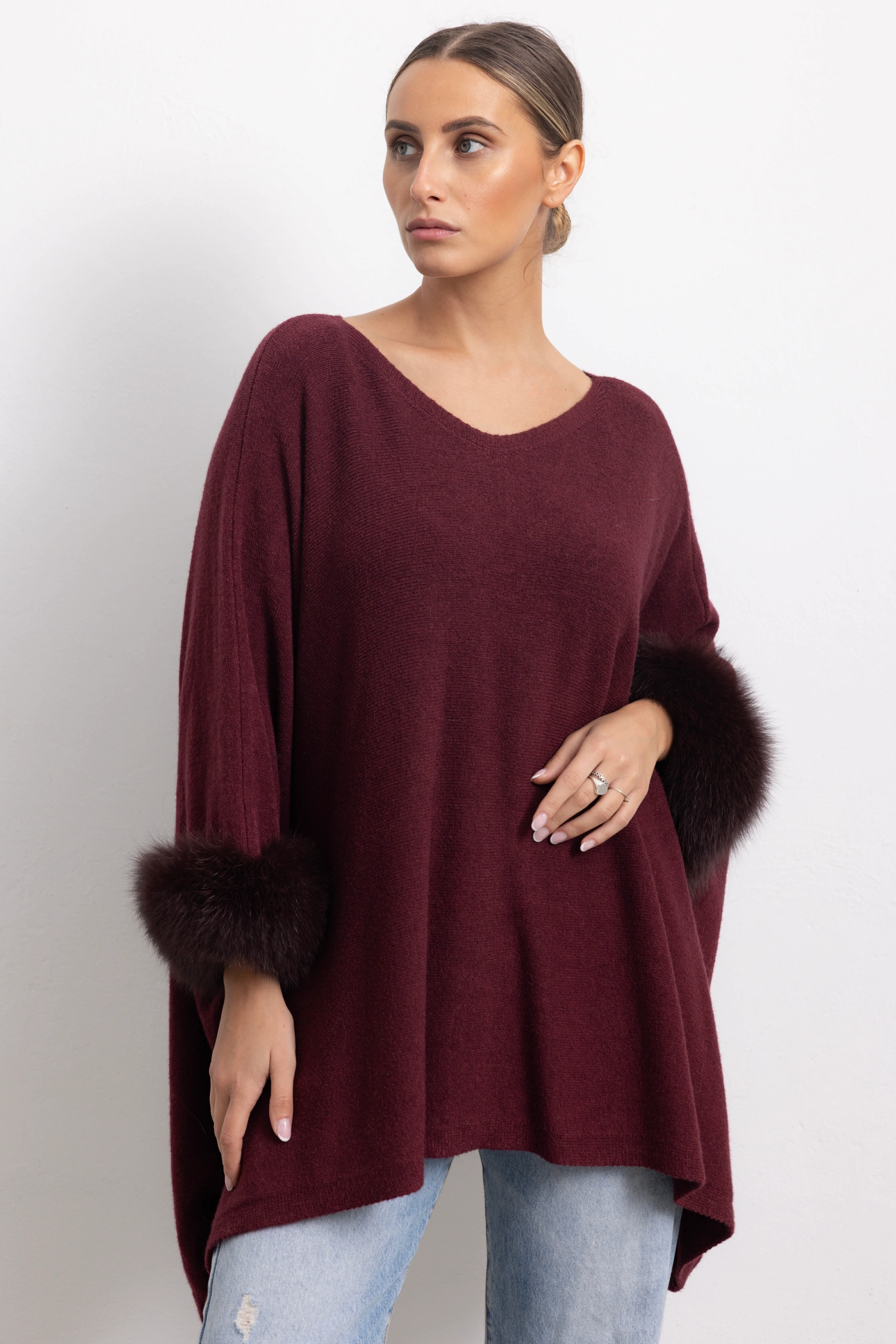 LONDRA - Poncho con polsini in volpe (Bordeaux) - Image 4