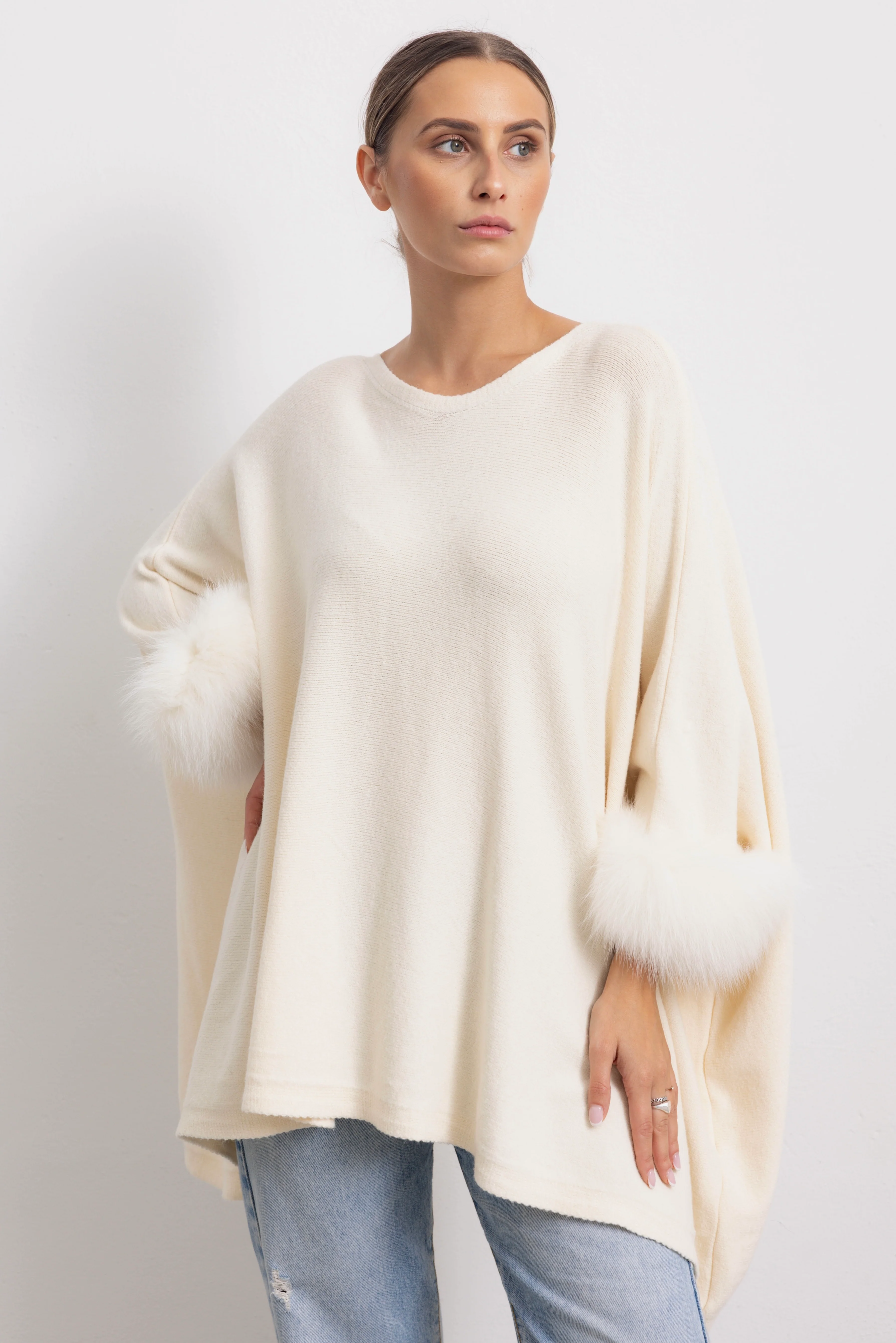 LONDRA - Poncho con polsini in volpe (Burro) - Image 3