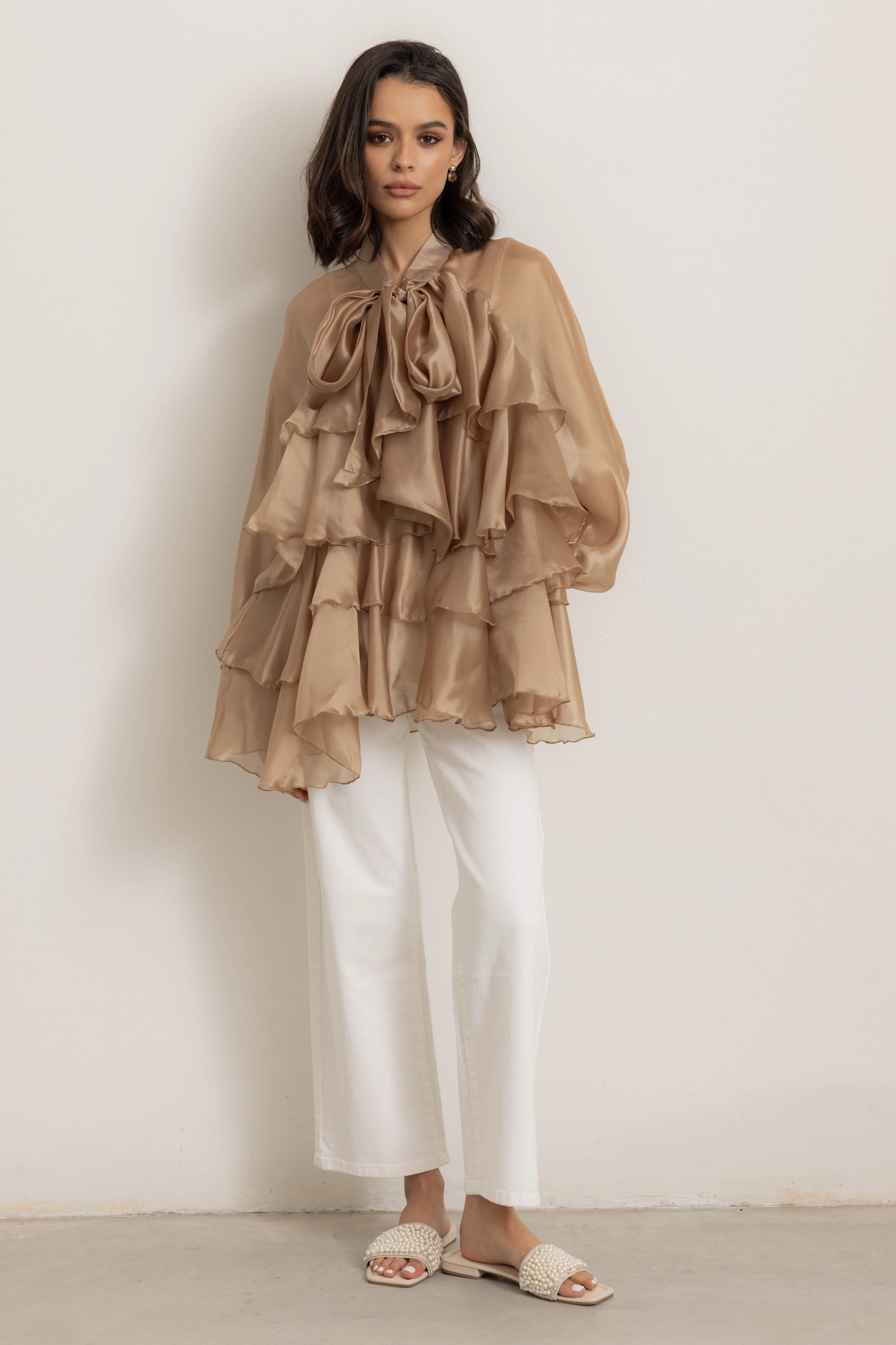 OLIMPIA - Camicia con fiocco e balze (Champagne) - Image 3