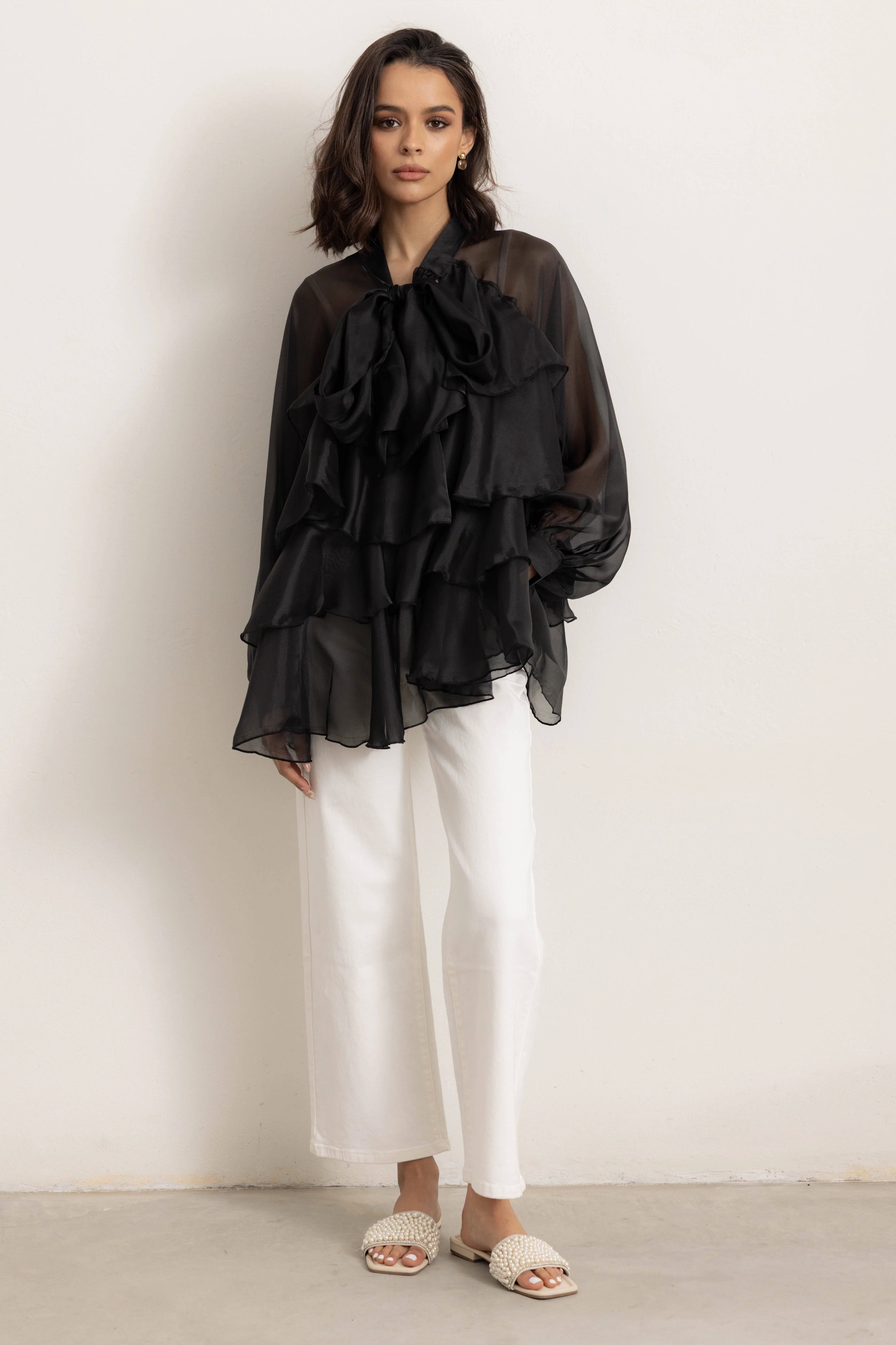 OLIMPIA - Camicia con fiocco e balze (Nero) - Image 4
