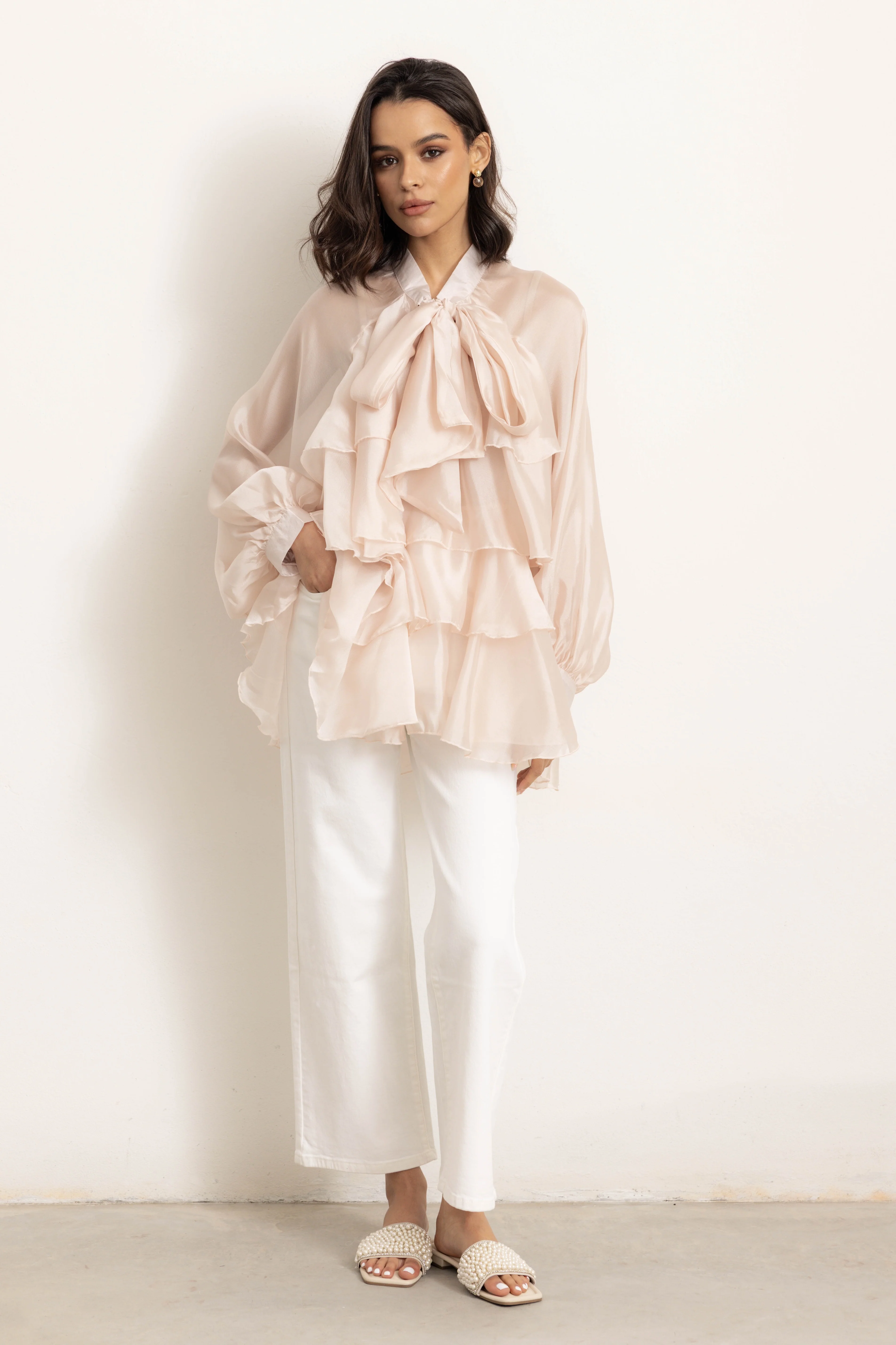 OLIMPIA - Camicia con fiocco e balze (Rosa Cipria) - Image 3